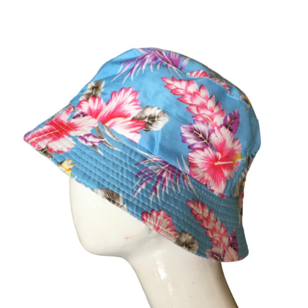 NWT Floral Reversible Bucket Hat. One Size